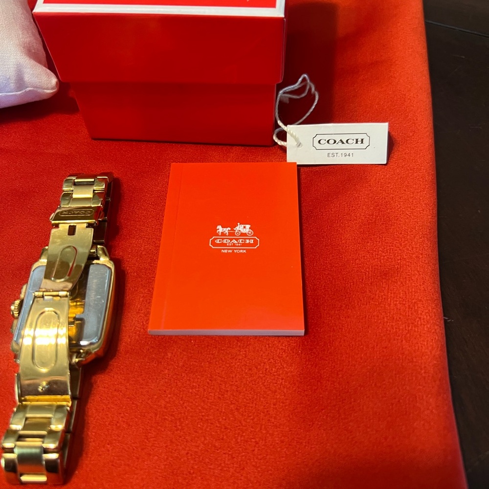 Ladies Coach Gold Watch - Picture 4 of 8